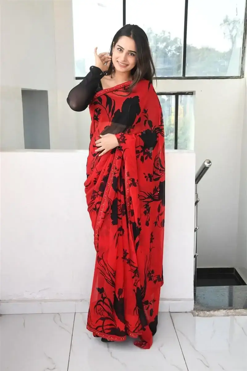 Beautiful Indian Actress Ayesha Khan in Red Saree